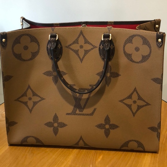 Louis Vuitton Handbags - On the go tote